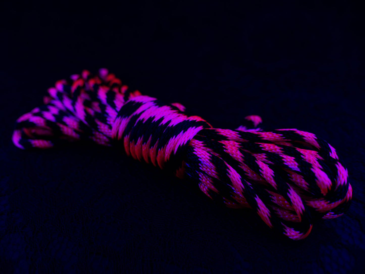 Gloom and Glamour - Blacklight/UV Halloween Nylon Bondage Rope 1/4" 6mm